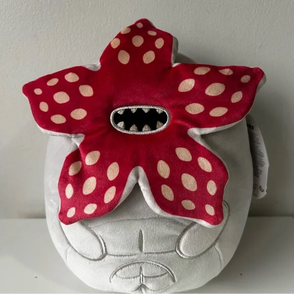 Stranger Things Squishmallows - Picture 6 of 10